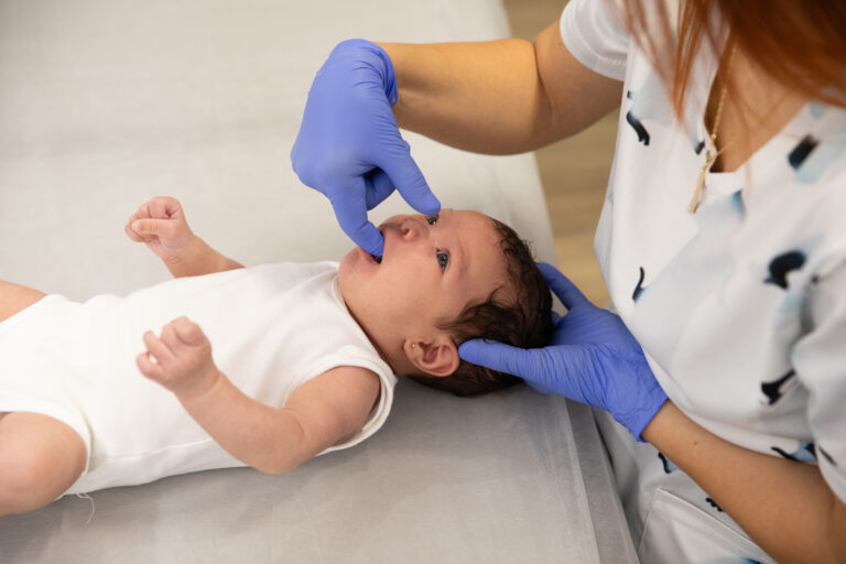 Clara Comes Fisiopediatrica neonato 360 bebe masaje boca y cabeza